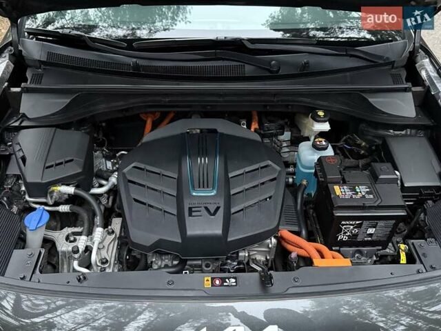 Сірий Кіа Niro, об'ємом двигуна 0 л та пробігом 72 тис. км за 22999 $, фото 39 на Automoto.ua