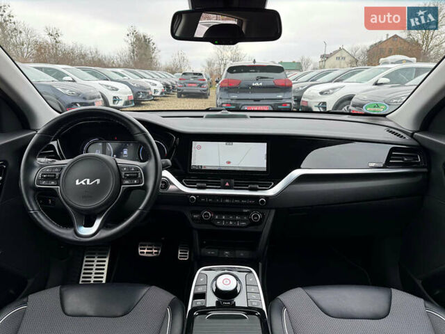 Серый Киа Niro, объемом двигателя 0 л и пробегом 70 тыс. км за 24400 $, фото 2 на Automoto.ua