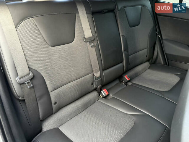 Серый Киа Niro, объемом двигателя 0 л и пробегом 95 тыс. км за 22700 $, фото 82 на Automoto.ua