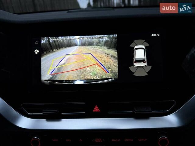 Сірий Кіа Niro, об'ємом двигуна 0 л та пробігом 72 тис. км за 22999 $, фото 99 на Automoto.ua