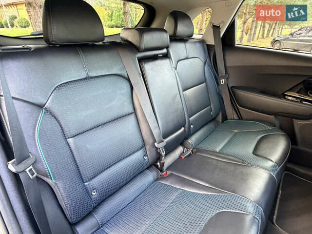 Серый Киа Niro, объемом двигателя 0 л и пробегом 39 тыс. км за 24400 $, фото 24 на Automoto.ua
