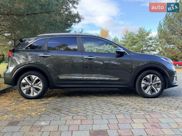 Серый Киа Niro, объемом двигателя 0 л и пробегом 39 тыс. км за 24400 $, фото 9 на Automoto.ua