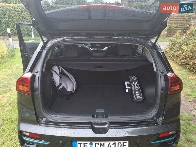 Сірий Кіа Niro, об'ємом двигуна 0 л та пробігом 72 тис. км за 22999 $, фото 108 на Automoto.ua