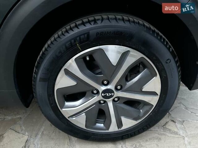 Серый Киа Niro, объемом двигателя 0 л и пробегом 82 тыс. км за 15999 $, фото 18 на Automoto.ua