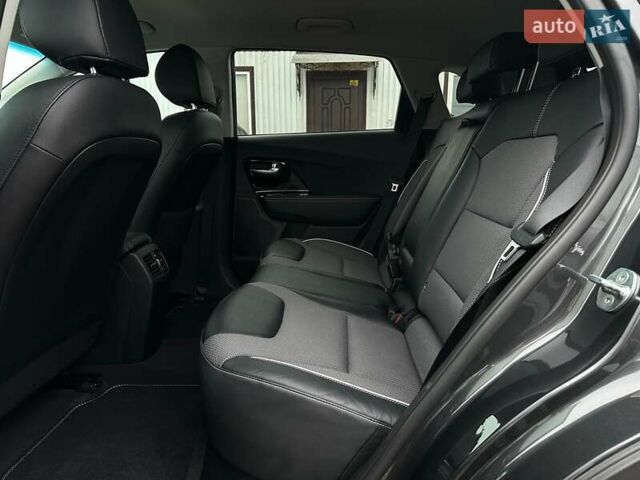 Серый Киа Niro, объемом двигателя 0 л и пробегом 37 тыс. км за 24900 $, фото 77 на Automoto.ua