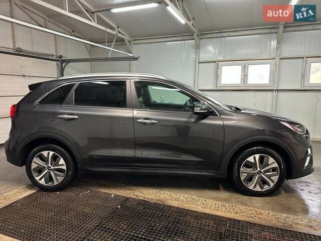 Сірий Кіа Niro, об'ємом двигуна 0 л та пробігом 44 тис. км за 24200 $, фото 22 на Automoto.ua