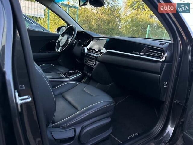 Сірий Кіа Niro, об'ємом двигуна 0 л та пробігом 73 тис. км за 23900 $, фото 84 на Automoto.ua