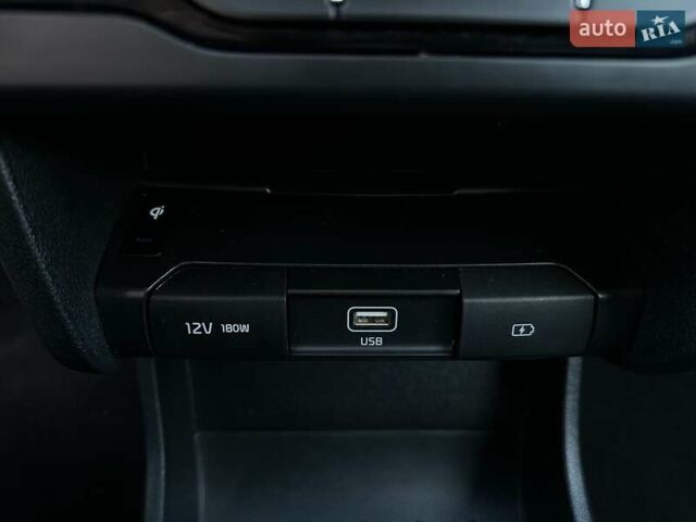 Сірий Кіа Niro, об'ємом двигуна 0 л та пробігом 73 тис. км за 23900 $, фото 55 на Automoto.ua