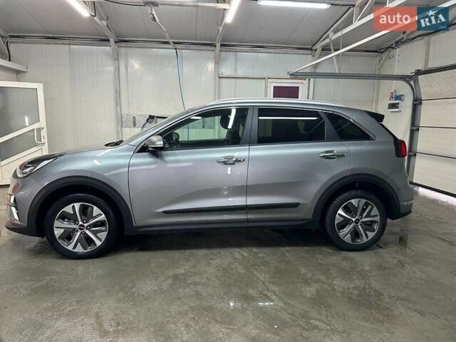 Сірий Кіа Niro, об'ємом двигуна 0 л та пробігом 38 тис. км за 24800 $, фото 17 на Automoto.ua