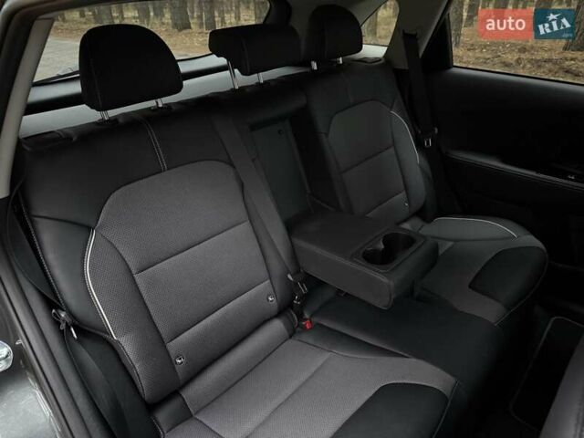Сірий Кіа Niro, об'ємом двигуна 0 л та пробігом 72 тис. км за 22999 $, фото 71 на Automoto.ua