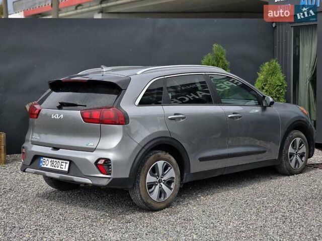 Серый Киа Niro, объемом двигателя 1.6 л и пробегом 75 тыс. км за 18999 $, фото 10 на Automoto.ua
