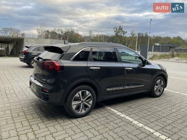 Серый Киа Niro, объемом двигателя 0 л и пробегом 74 тыс. км за 22700 $, фото 7 на Automoto.ua
