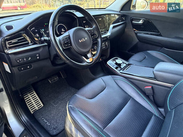 Сірий Кіа Niro, об'ємом двигуна 0 л та пробігом 60 тис. км за 22400 $, фото 9 на Automoto.ua