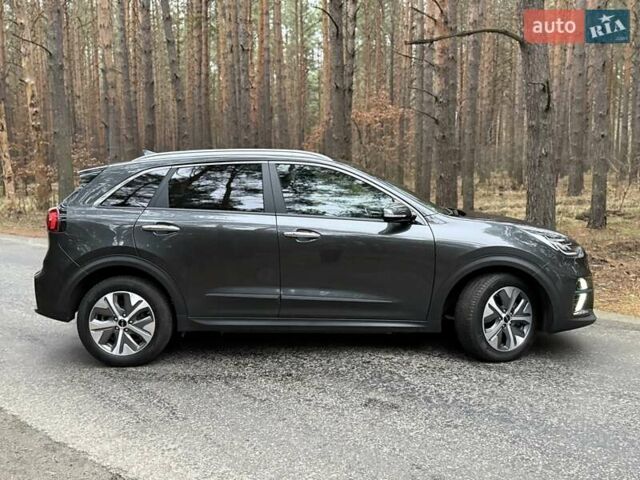 Сірий Кіа Niro, об'ємом двигуна 0 л та пробігом 72 тис. км за 22999 $, фото 12 на Automoto.ua