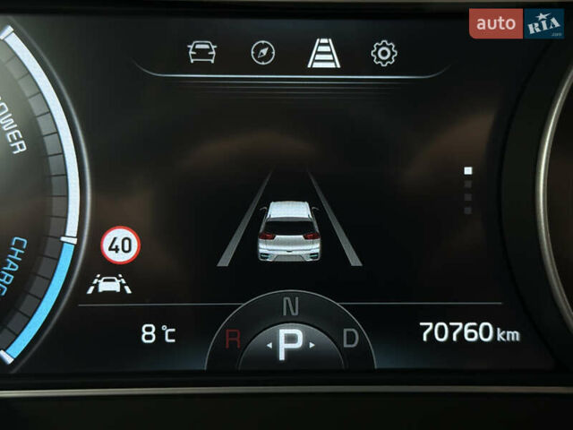 Серый Киа Niro, объемом двигателя 0 л и пробегом 70 тыс. км за 24400 $, фото 51 на Automoto.ua