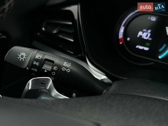 Серый Киа Niro, объемом двигателя 0 л и пробегом 37 тыс. км за 24900 $, фото 41 на Automoto.ua
