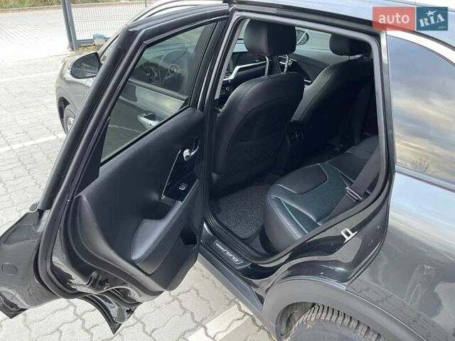 Серый Киа Niro, объемом двигателя 0 л и пробегом 74 тыс. км за 22700 $, фото 34 на Automoto.ua