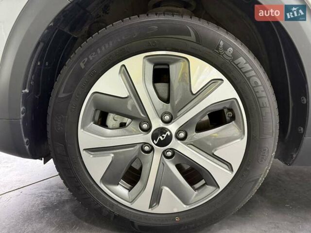 Серый Киа Niro, объемом двигателя 0 л и пробегом 22 тыс. км за 25107 $, фото 11 на Automoto.ua