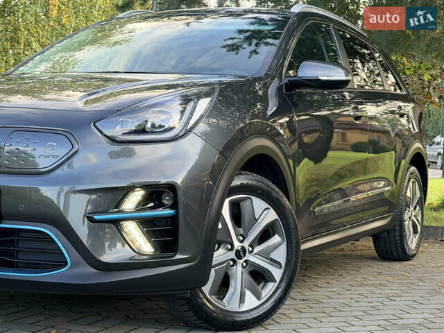 Серый Киа Niro, объемом двигателя 0 л и пробегом 50 тыс. км за 22990 $, фото 2 на Automoto.ua
