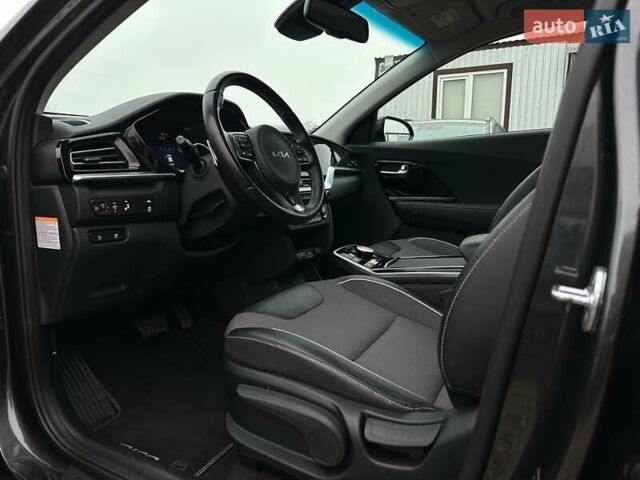 Серый Киа Niro, объемом двигателя 0 л и пробегом 37 тыс. км за 24900 $, фото 32 на Automoto.ua