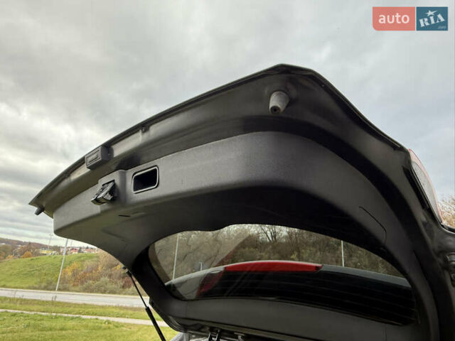 Сірий Кіа Niro, об'ємом двигуна 0 л та пробігом 81 тис. км за 18700 $, фото 18 на Automoto.ua