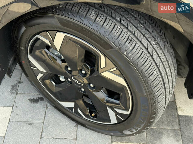 Серый Киа Niro, объемом двигателя 0 л и пробегом 95 тыс. км за 22700 $, фото 24 на Automoto.ua
