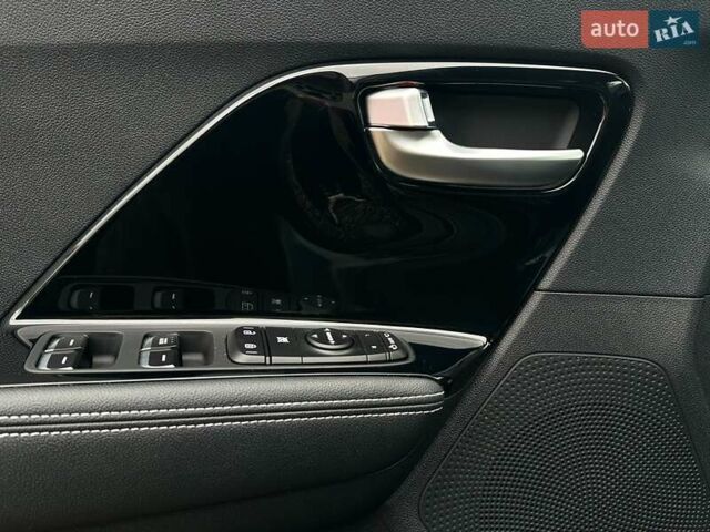 Сірий Кіа Niro, об'ємом двигуна 0 л та пробігом 44 тис. км за 24200 $, фото 33 на Automoto.ua