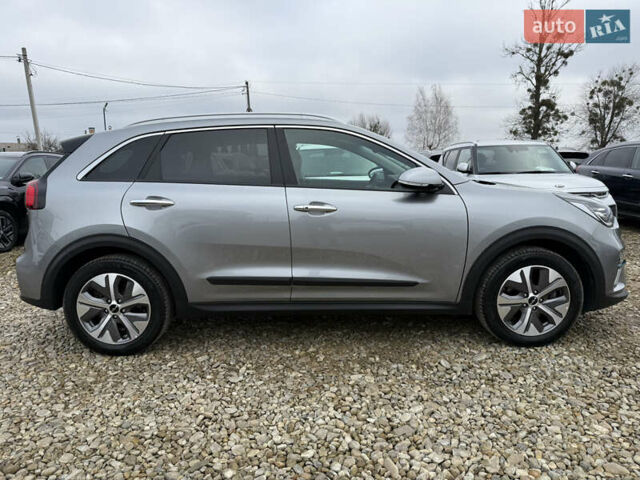Серый Киа Niro, объемом двигателя 0 л и пробегом 70 тыс. км за 24400 $, фото 22 на Automoto.ua