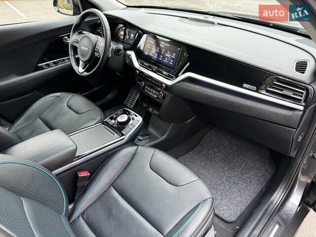 Серый Киа Niro, объемом двигателя 0 л и пробегом 37 тыс. км за 24800 $, фото 50 на Automoto.ua
