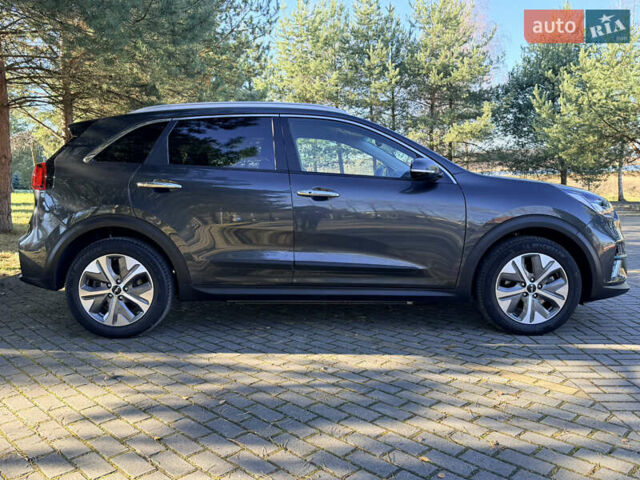 Серый Киа Niro, объемом двигателя 0 л и пробегом 32 тыс. км за 24950 $, фото 11 на Automoto.ua