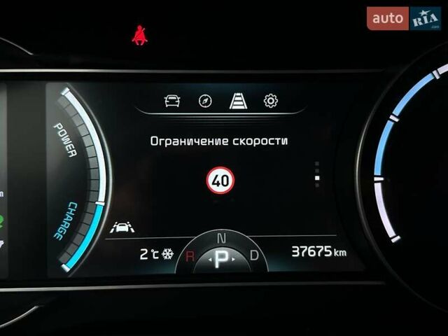Серый Киа Niro, объемом двигателя 0 л и пробегом 37 тыс. км за 24900 $, фото 47 на Automoto.ua