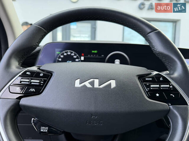 Серый Киа Niro, объемом двигателя 0 л и пробегом 95 тыс. км за 22700 $, фото 75 на Automoto.ua