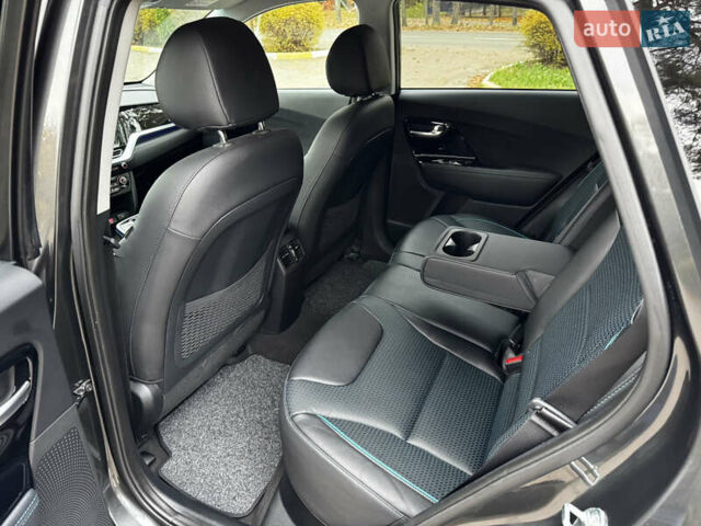 Серый Киа Niro, объемом двигателя 0 л и пробегом 37 тыс. км за 24800 $, фото 39 на Automoto.ua