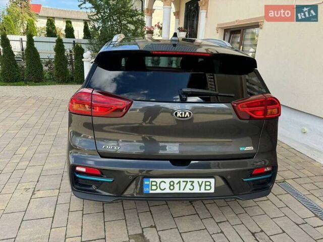 Сірий Кіа Niro, об'ємом двигуна 0 л та пробігом 69 тис. км за 23999 $, фото 25 на Automoto.ua