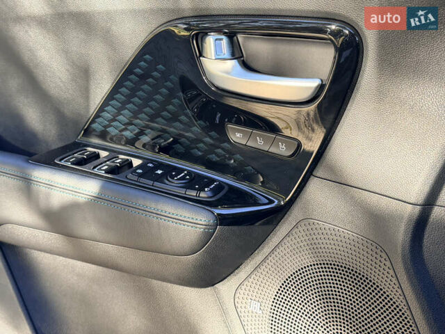 Серый Киа Niro, объемом двигателя 0 л и пробегом 32 тыс. км за 24950 $, фото 19 на Automoto.ua