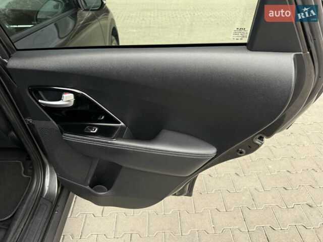 Сірий Кіа Niro, об'ємом двигуна 0 л та пробігом 81 тис. км за 18700 $, фото 21 на Automoto.ua