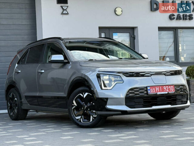 Серый Киа Niro, объемом двигателя 0 л и пробегом 95 тыс. км за 22700 $, фото 4 на Automoto.ua