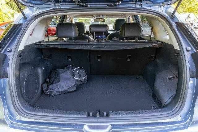 Серый Киа Niro, объемом двигателя 1.6 л и пробегом 55 тыс. км за 7000 $, фото 16 на Automoto.ua