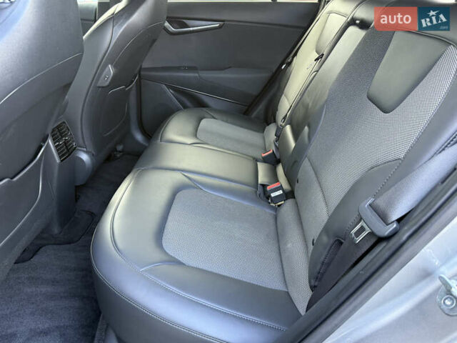Серый Киа Niro, объемом двигателя 0 л и пробегом 95 тыс. км за 22700 $, фото 86 на Automoto.ua