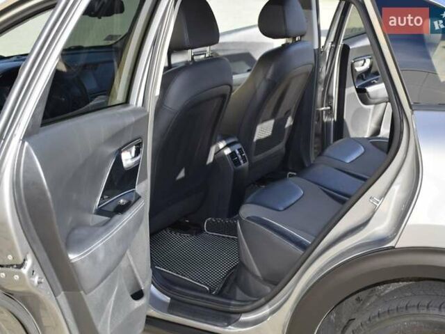 Серый Киа Niro, объемом двигателя 0 л и пробегом 98 тыс. км за 19500 $, фото 36 на Automoto.ua