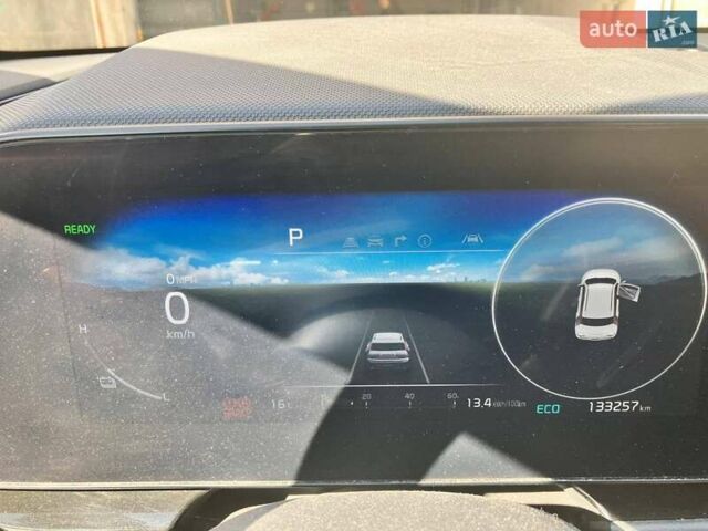Серый Киа Niro, объемом двигателя 0 л и пробегом 133 тыс. км за 20700 $, фото 4 на Automoto.ua