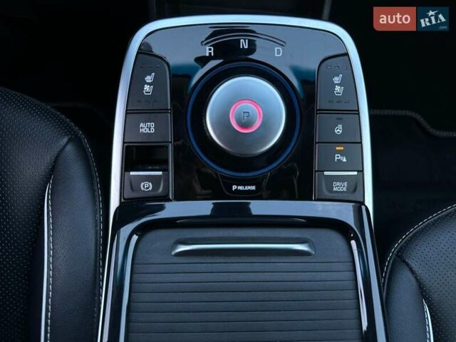 Сірий Кіа Niro, об'ємом двигуна 0 л та пробігом 73 тис. км за 23900 $, фото 73 на Automoto.ua
