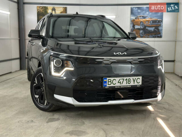 Серый Киа Niro, объемом двигателя 0 л и пробегом 120 тыс. км за 20900 $, фото 1 на Automoto.ua