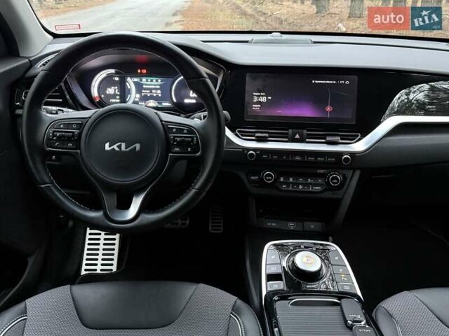 Сірий Кіа Niro, об'ємом двигуна 0 л та пробігом 72 тис. км за 22999 $, фото 52 на Automoto.ua