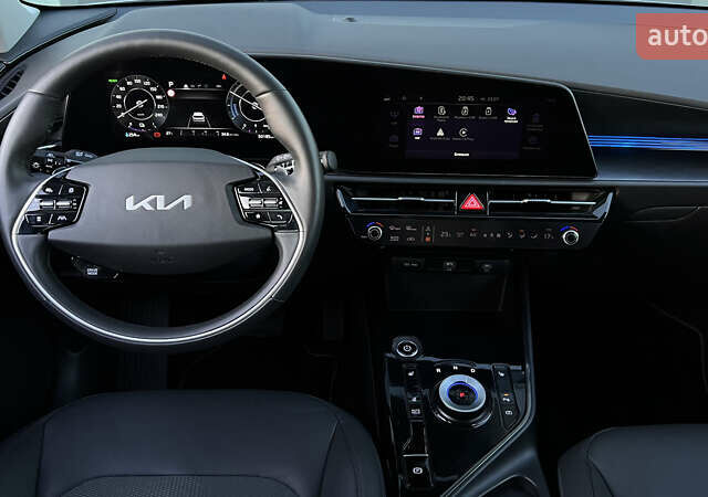 Серый Киа Niro, объемом двигателя 0 л и пробегом 50 тыс. км за 26720 $, фото 11 на Automoto.ua