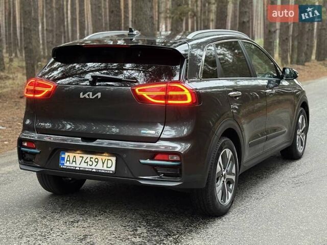 Сірий Кіа Niro, об'ємом двигуна 0 л та пробігом 72 тис. км за 22999 $, фото 31 на Automoto.ua