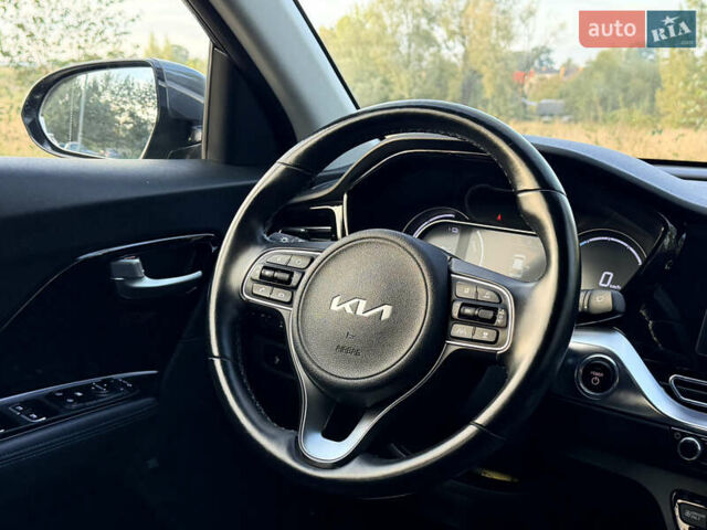 Серый Киа Niro, объемом двигателя 0 л и пробегом 50 тыс. км за 22990 $, фото 25 на Automoto.ua