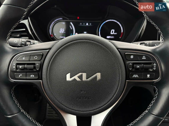 Серый Киа Niro, объемом двигателя 0 л и пробегом 70 тыс. км за 24400 $, фото 47 на Automoto.ua