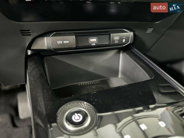 Серый Киа Niro, объемом двигателя 0 л и пробегом 120 тыс. км за 20900 $, фото 72 на Automoto.ua