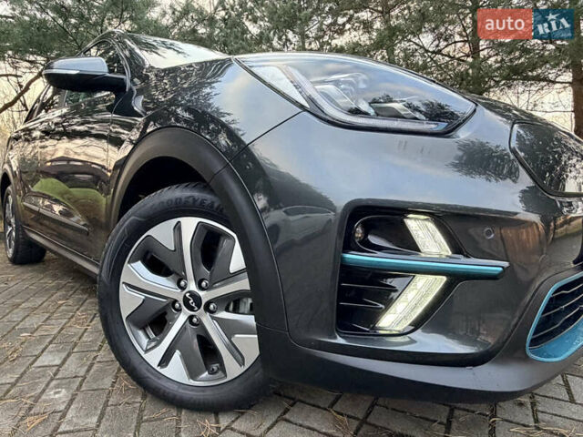 Серый Киа Niro, объемом двигателя 0 л и пробегом 40 тыс. км за 25900 $, фото 2 на Automoto.ua